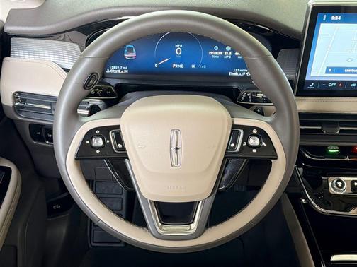 Ceramic Pearl Metallic Tinted Clearcoat 2023 Lincoln Corsair Standard