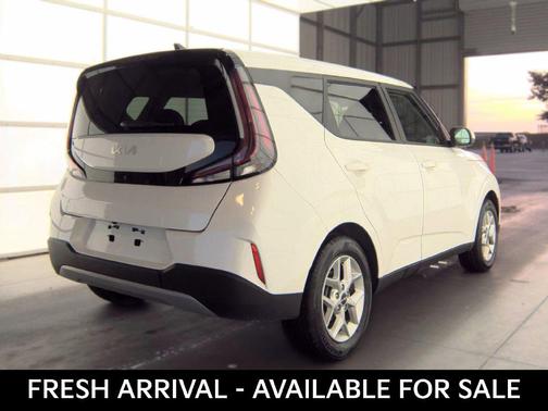 Snow White Pearl 2025 Kia Soul LX