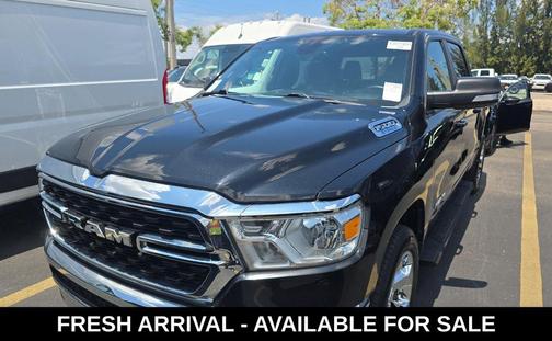 Diamond Black Crystal Pearlcoat 2022 RAM 1500 Big Horn/Lone Star