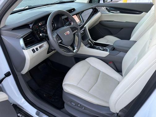 2024 Cadillac XT6 Premium Luxury FWD