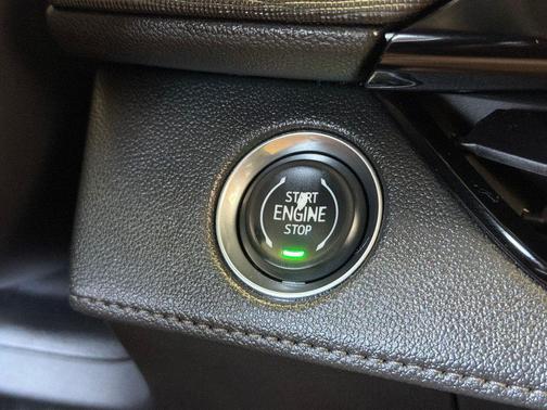 Summit White 2025 Buick Enclave Preferred FWD