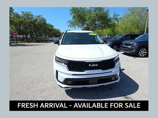 Glacial White Pearl 2023 Kia Sorento EX
