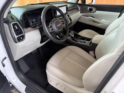 Glacial White Pearl 2023 Kia Sorento EX