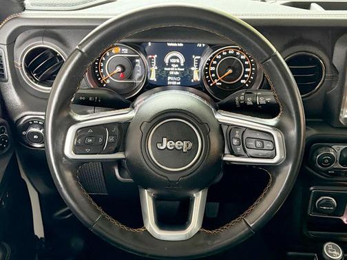 Bright White Clearcoat 2022 Jeep Wrangler Unlimited Sahara