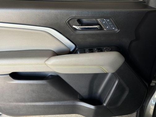 Sterling Gray Metallic 2024 Chevrolet Colorado ZR2