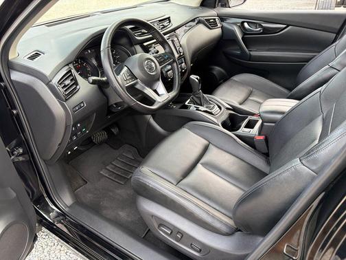 2022 Nissan Rogue Sport SL