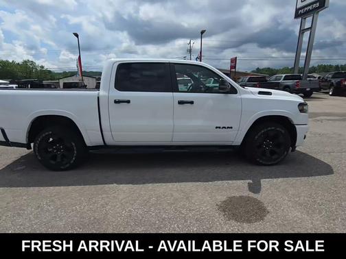 Bright White Clearcoat 2025 RAM 1500 Big Horn/Lone Star