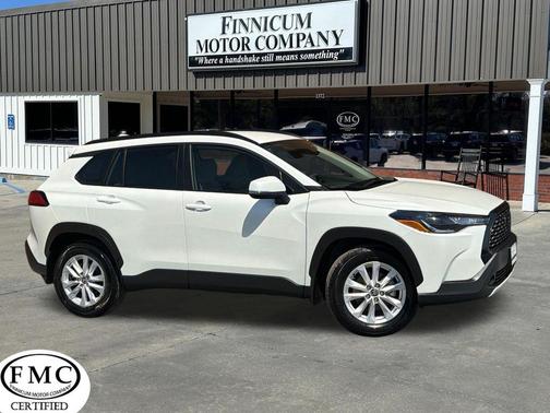 2024 Toyota Corolla Cross LE