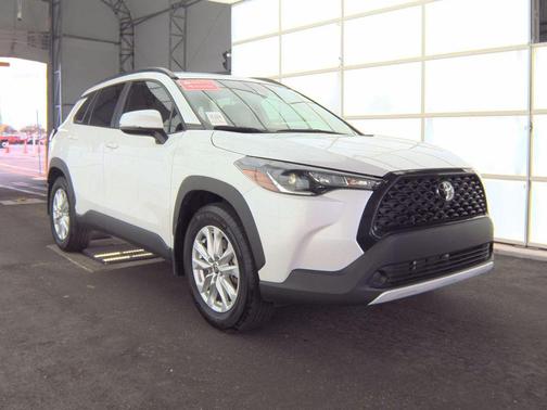 2024 Toyota Corolla Cross LE