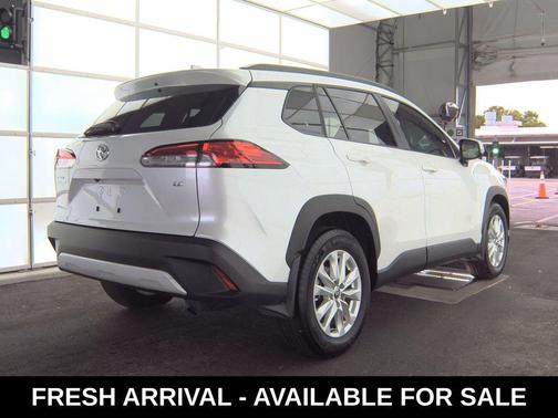 2024 Toyota Corolla Cross LE