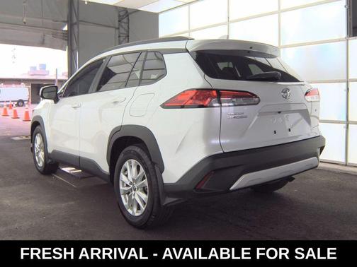 2024 Toyota Corolla Cross LE