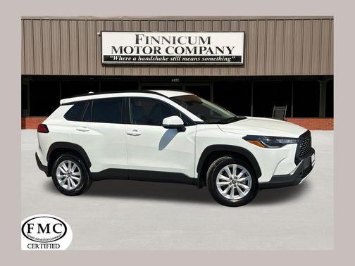 2024 Toyota Corolla Cross LE