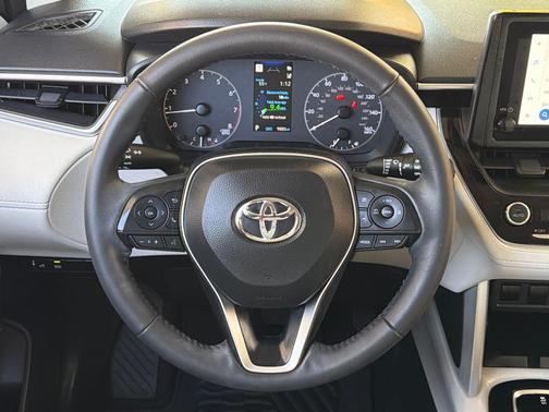 2024 Toyota Corolla Cross LE