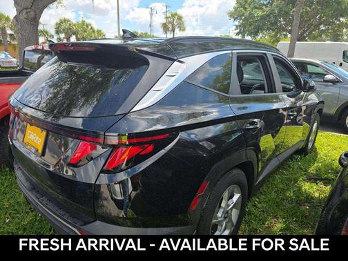 Black Pearl 2024 Hyundai TUCSON SEL