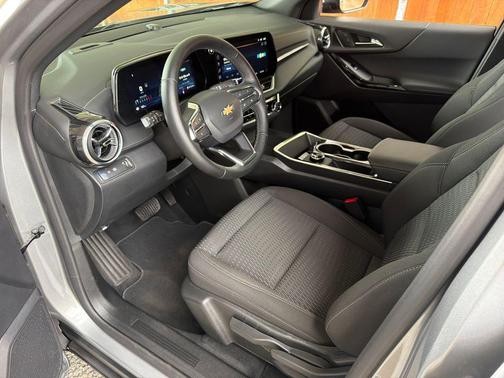 Sterling Gray Metallic 2026 Chevrolet Equinox 1LT