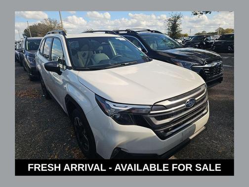 Crystal White Pearl 2025 Subaru Forester Premium