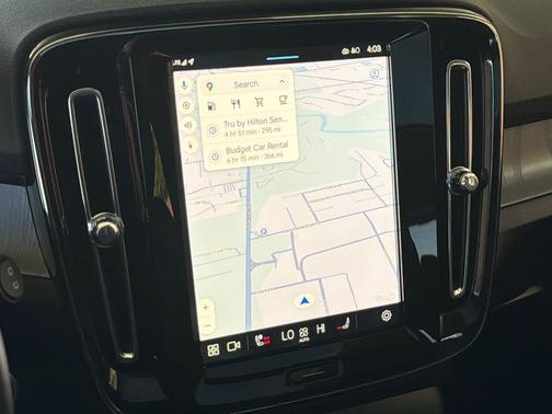 2025 Volvo XC40 B5 Core Bright Theme