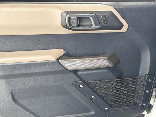Oxford White 2023 Ford Bronco Wildtrak