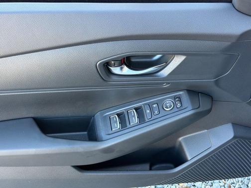 2025 Honda Accord LX 1.5T