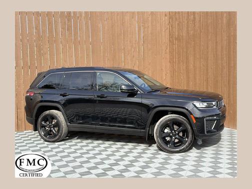 Diamond Black Crystal Pearlcoat 2026 Jeep Grand Cherokee Limited