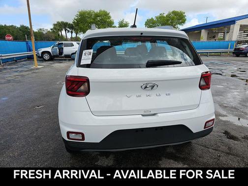 2025 Hyundai VENUE SEL