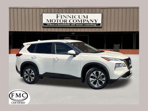 Pearl White Tricoat 2023 Nissan Rogue SV