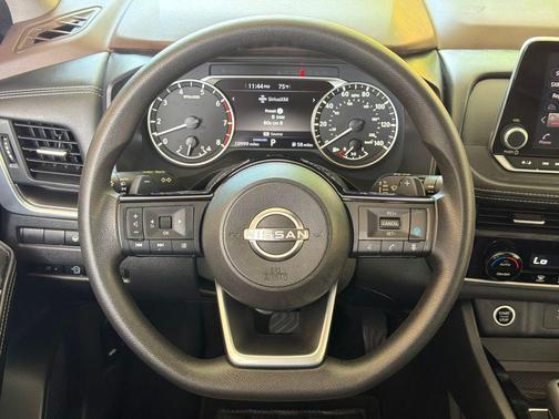 Pearl White Tricoat 2023 Nissan Rogue SV