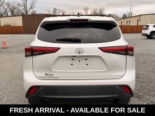 2022 Toyota Highlander L