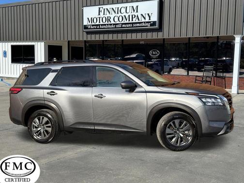 2025 Nissan Pathfinder SV 4WD