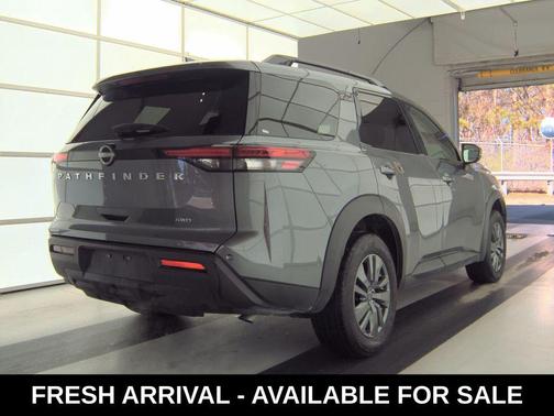 2025 Nissan Pathfinder SV 4WD