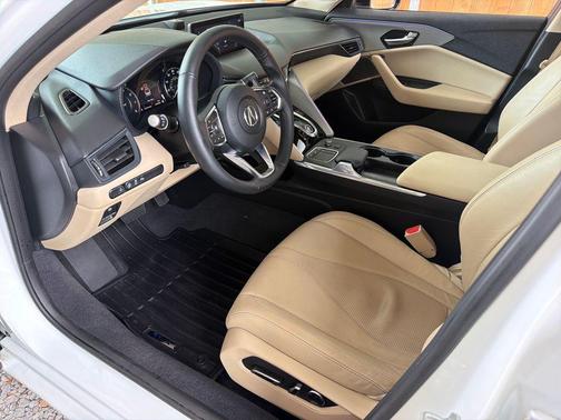 Platinum White Pearl 2022 Acura TLX Technology