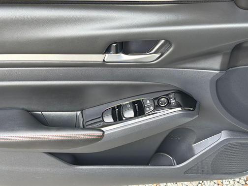 2025 Nissan Altima SR AWD