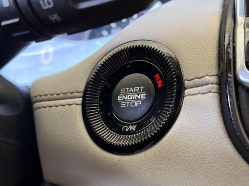 Diamond Black Crystal Pearlcoat 2022 Jeep Compass Limited