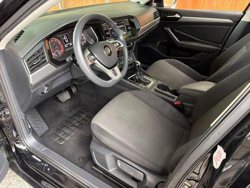 Black Uni 2021 Volkswagen Jetta 1.4T SE