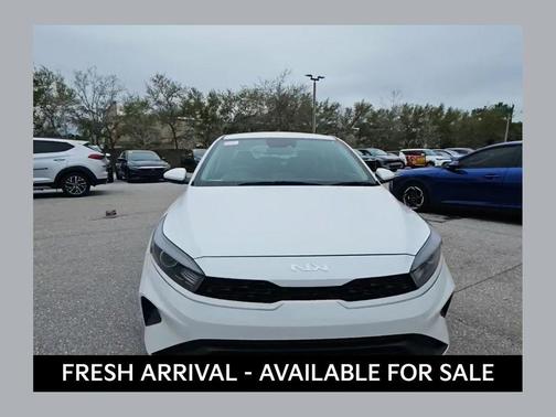 Snow White Pearl 2023 Kia Forte LXS