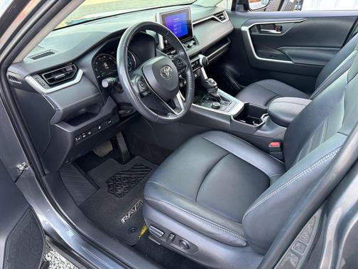 2024 Toyota RAV4 Hybrid XLE Premium