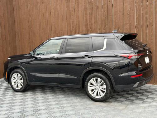 2025 Mitsubishi Outlander ES 2.5 2WD