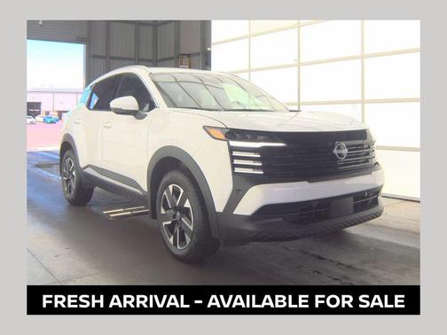Aspen White Tricoat 2025 Nissan Kicks SR