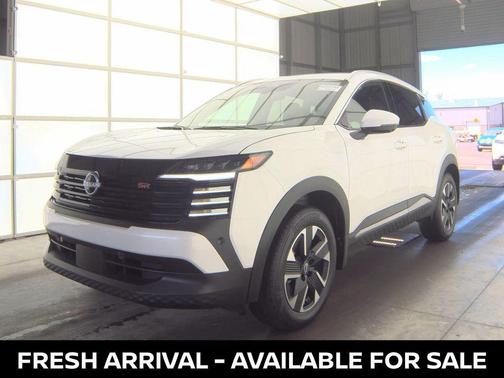 Aspen White Tricoat 2025 Nissan Kicks SR