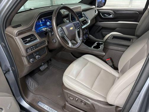 2022 Chevrolet Suburban LT