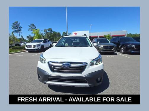 Crystal White Pearl 2022 Subaru Outback Limited