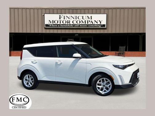 Snow White Pearl 2025 Kia Soul LX