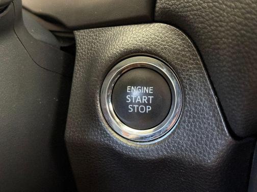 Ice Cap 2025 Toyota RAV4 XLE