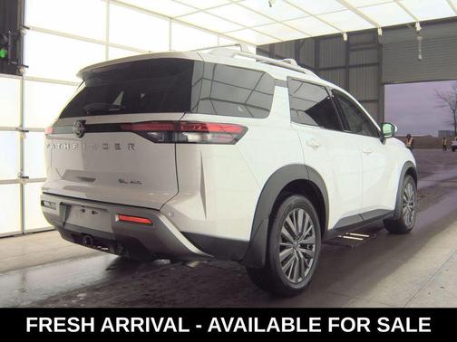 2025 Nissan Pathfinder SL 4WD