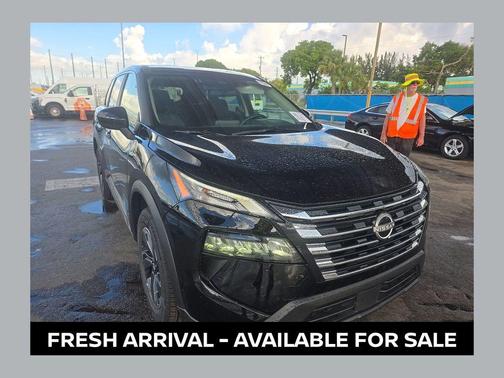 Super Black 2025 Nissan Rogue SV