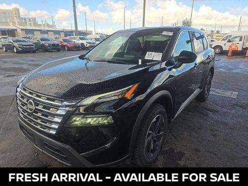 Super Black 2025 Nissan Rogue SV