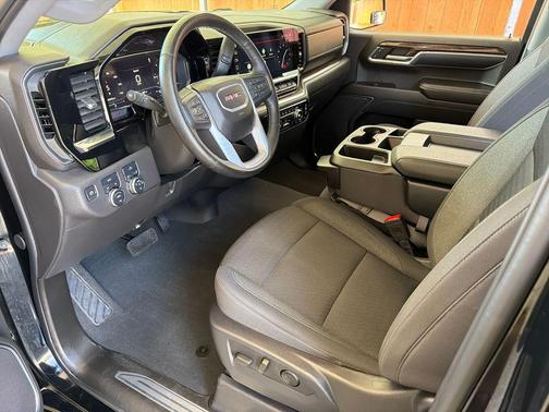 Onyx Black 2024 GMC Sierra 1500 Elevation
