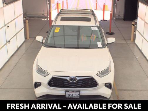 Blizzard Pearl 2021 Toyota Highlander XLE