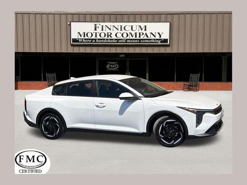 Snow White Pearl 2025 Kia K4 EX