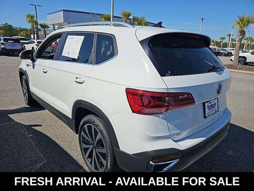 2024 Volkswagen Taos 1.5T SE